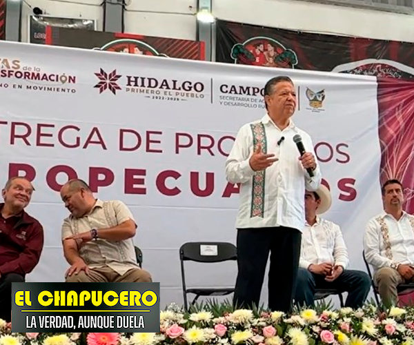 Julio Menchaca supervisó entrega de apoyos en Xochicoatlán