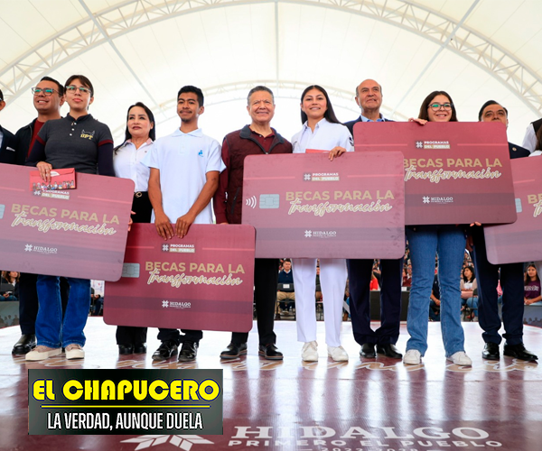 Entrega Gobierno de Hidalgo becas a más de 17 mil universitarios