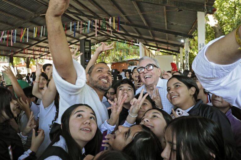 Gobernador Rocha Moya reitera su compromiso con la educación como motor de igualdad y bienestar