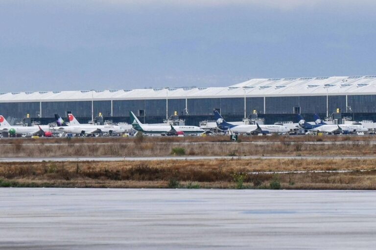 Sheinbaum se reúne con aerolíneas; asisten titulares de Defensa, Marina y Cancillería