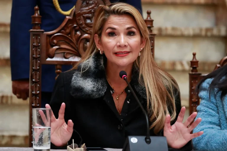 Bolivia: Supremo ordena liberar a expresidenta Jeanine Áñez
