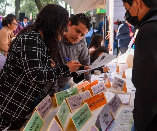 México suma 1 millón de empleos en 2025, pero todos informales: INEGI