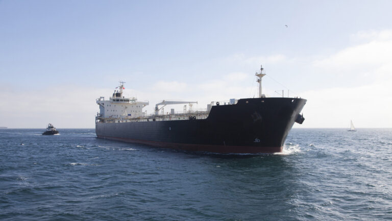 Irán incauta petrolero en el Golfo de Omán en aparente represalia contra EE.UU.