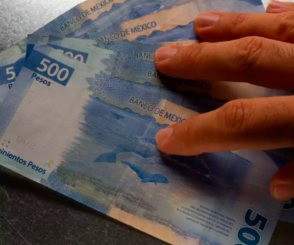 Remesas a México caen 3 mil mdd en un año: Banxico.