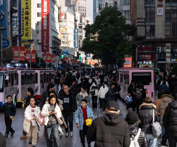 China cumple meta: economía crece 5% en 2025 pese a desaceleración final.