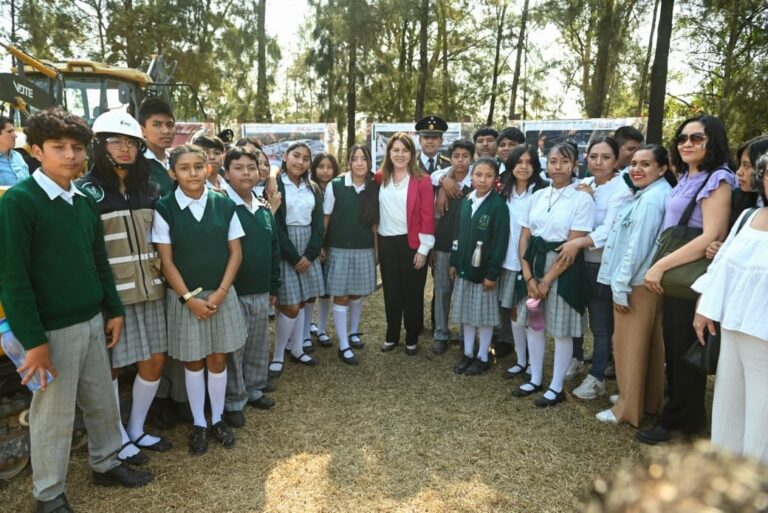Reconoce Margarita González Saravia compromiso y trabajo del Ejército Mexicano en favor de la población