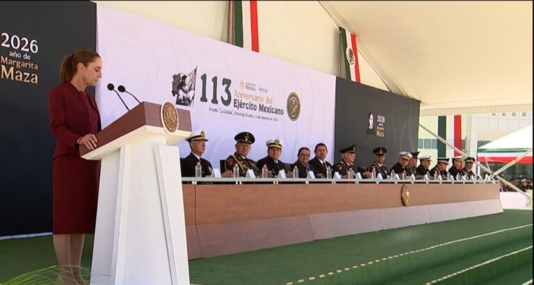 Armenta refrenda soberanía nacional y lealtad a Sheinbaum como «Comandanta Suprema» en Día del Ejército