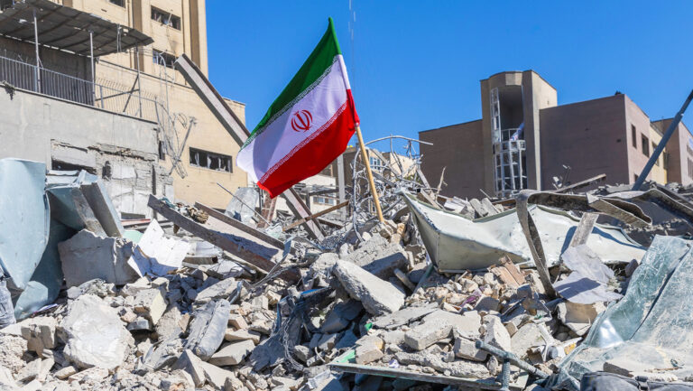 Irán rechaza cualquier negociación con EE.UU. en plena guerra