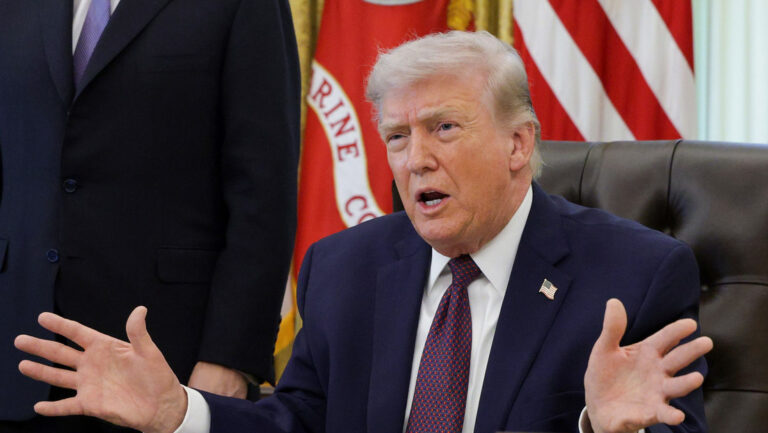 Trump arremete contra el Reino Unido y duda de la OTAN en la crisis con Irán
