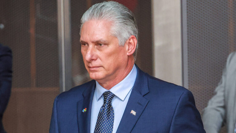 Díaz-Canel urge diálogo con Washington mientras congresistas demócratas piden fin del embargo a Cuba