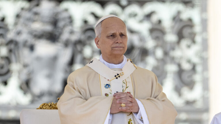 Irán defiende al papa León XIV ante ataques de Trump