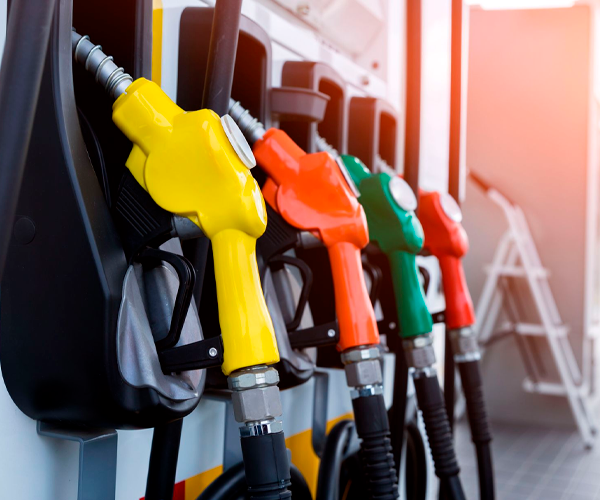 Gasolina en América Latina: marcadas diferencias de precios en abril de 2026