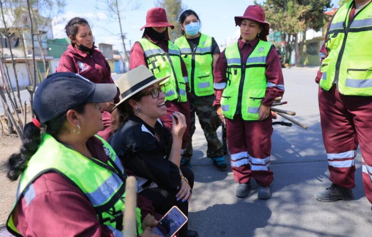 Embellece Ecatepec con los programas Camellones y Senderos Seguros