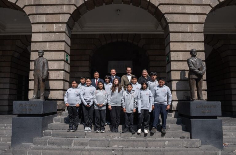 El talento maya llega hasta la SEP: Niños y niñas de Yucatán visitan CDMX
