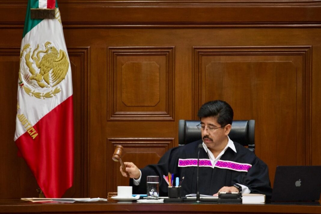 nueva-corte-vuelve-a-ajustar-din