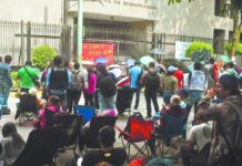 Gobierno y CNTE mantienen negociación entre reclamos y diferencias internas