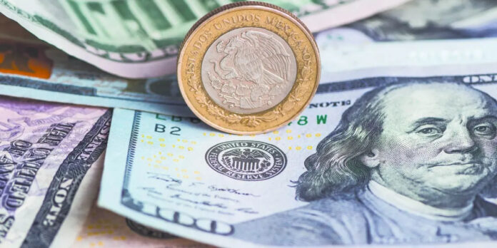 Mercado-mexicano-se-mantiene-solido-con-el-dolar-por-debajo-de-17.50-pesos_webp(1)